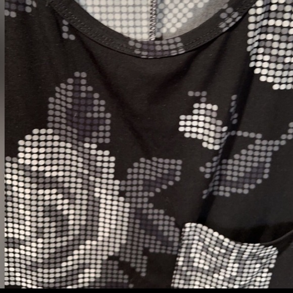 NEW•M•Unique Digitized Roses Carly Dress - Picture 6 of 12